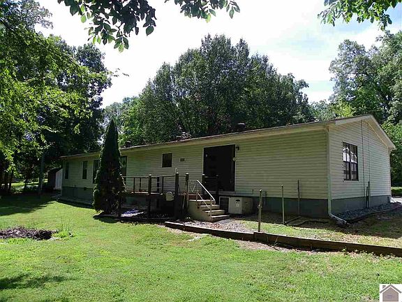 3rd image of 15 Ravenwood Cir