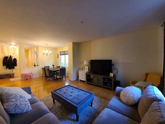5th image of 7416 Lincoln Ave #A