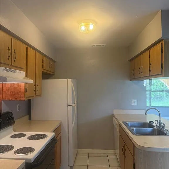627 Bittern Ct #B — Photo 9