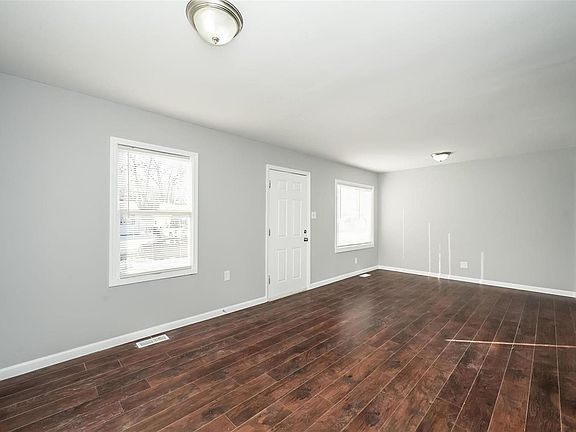 5th image of 11033 Saint Pius Ln