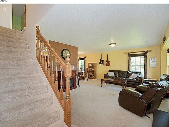 2nd image of 113 Beacon Hill Dr