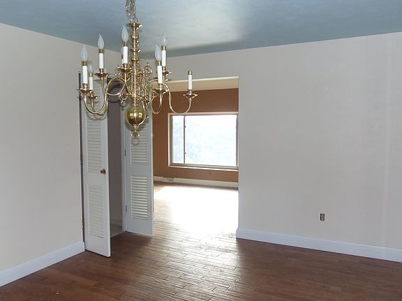 4th image of 1437 Overlook Dr