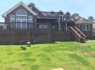 4112 Lakeview Dr, Chesapeake, VA 23323