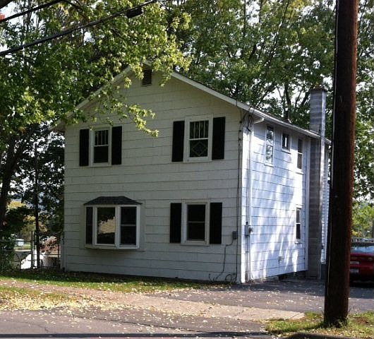 1st image of 631 W Broad St