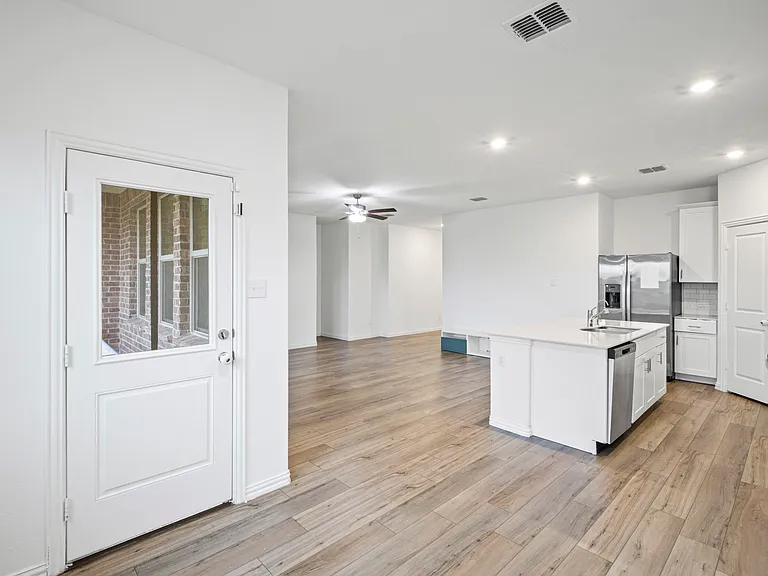 5948 Priory Dr — Photo 25