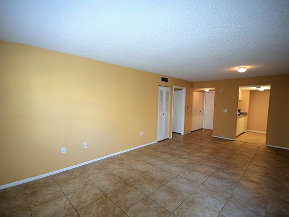 5th image of 3421 Winkler Ave APT 411