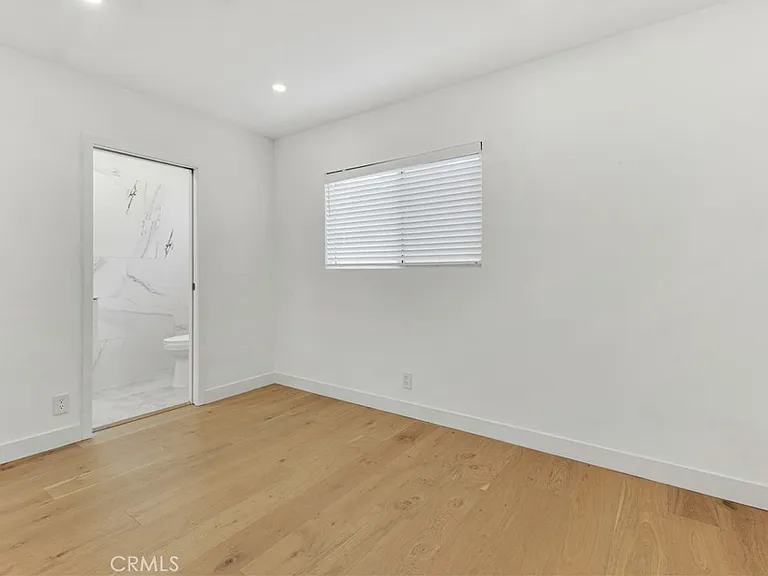 7841 W 83rd St — Photo 35