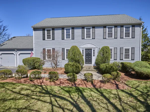 7 Gibbs Valley Path, Framingham, MA 01701