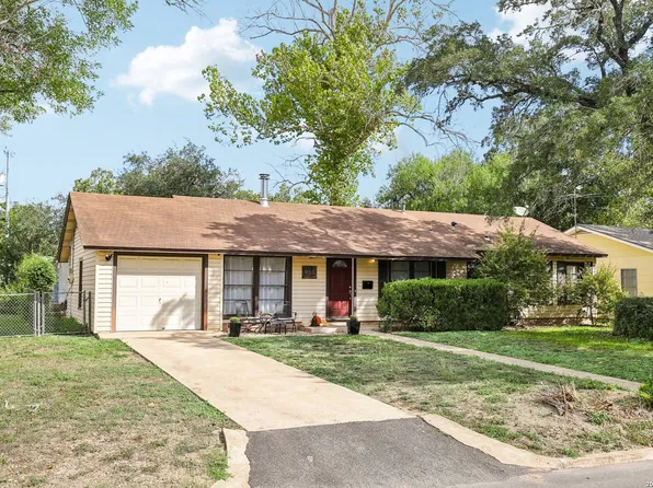 960 SOWELL ST, Seguin, TX 78155