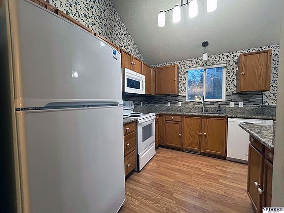 2nd image of 3003 Blackhawk Dr