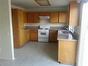 5th image of 9631 Fremontia Ave