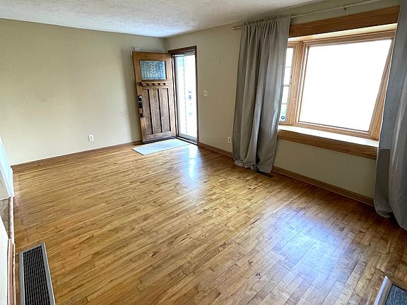 5th image of 5905 Parkview Dr