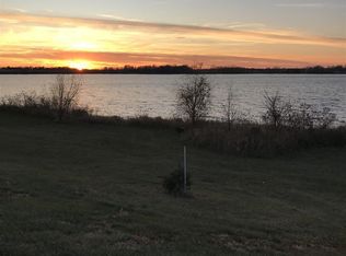 201 Lake Ridge Dr, Wentworth, SD 57075