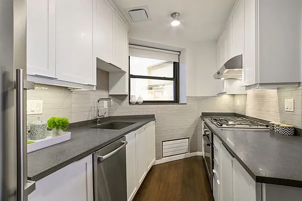 Sold by Compass | media 2