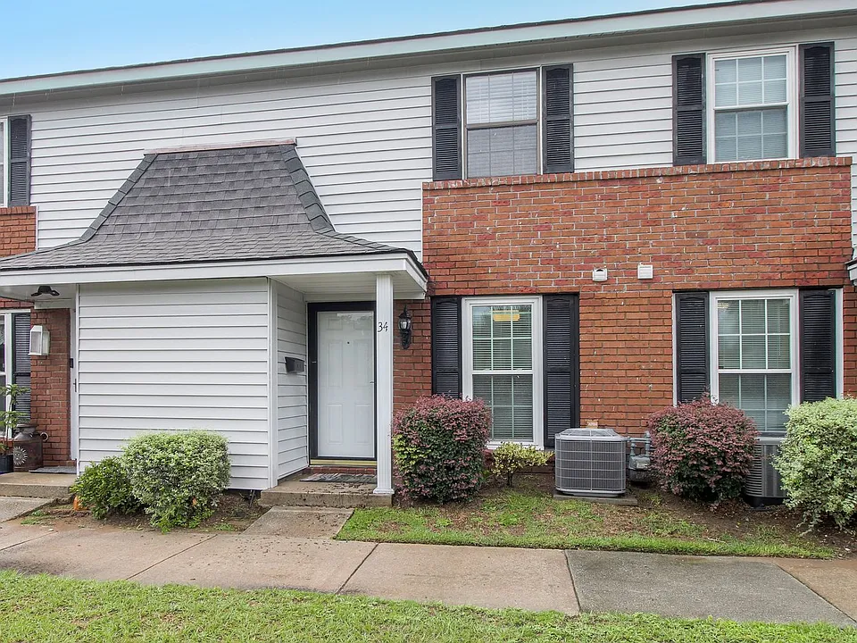 34 Knollwood Cir