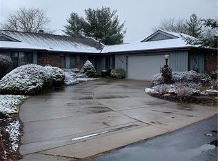1199 Inverness Ln, Stow, OH 44224