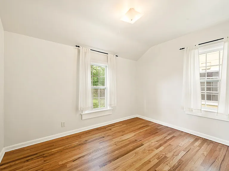 457 E Royal Forest Blvd — Photo 13