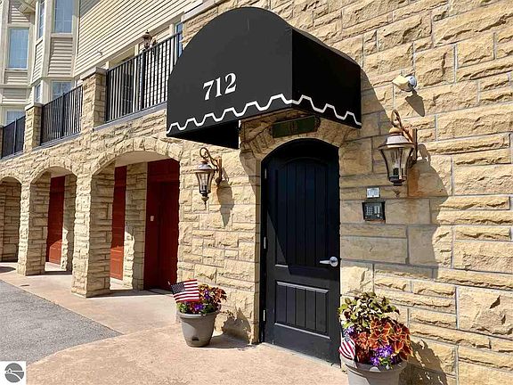 2nd image of 712 N Dockside Cir Unit G6