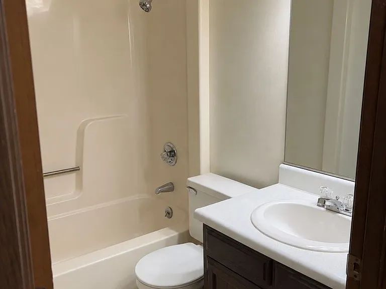 Fox Point Square Apartments - 945 — Photo 2