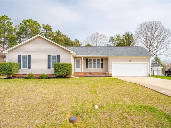 717 Rockwood Dr, Graham, NC 27253