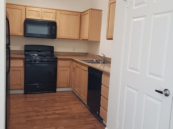 2nd image of 530 Jackman St #3