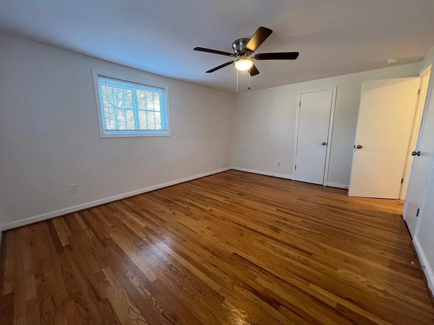4 bed, 2.5 bath, 2182 sqft, $2,400 — Photo 3