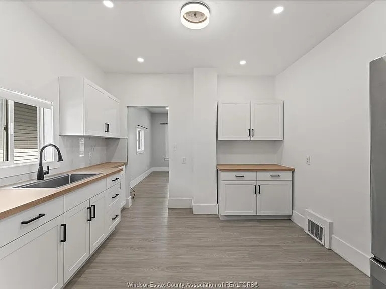 371 Curry Ave — Photo 15