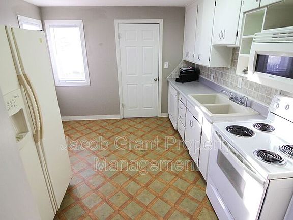 3rd image of 1225 Cassia Ave