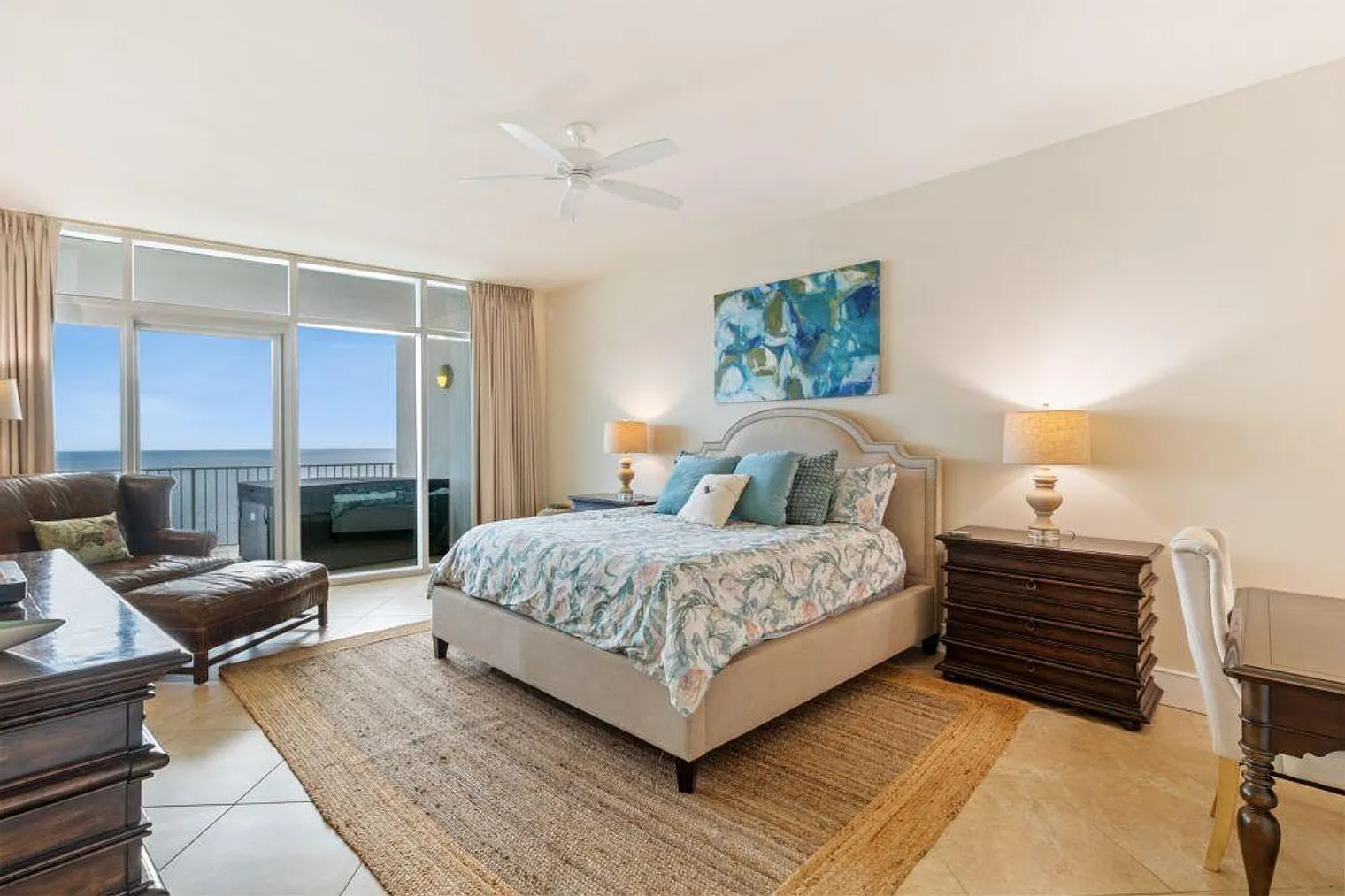 3 bed, 4.0 bath, 2432 sqft, $7,470 — Photo 4