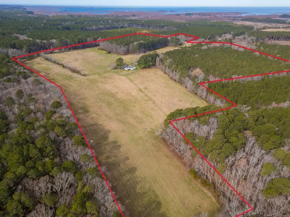 16481 Saint Thomas Rd, Bloxom, VA 23308