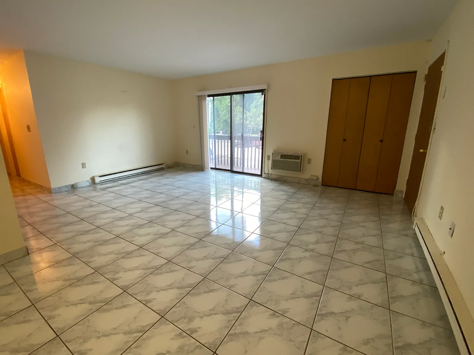 2 bed, 1126 sqft, $2,300 — Photo 2
