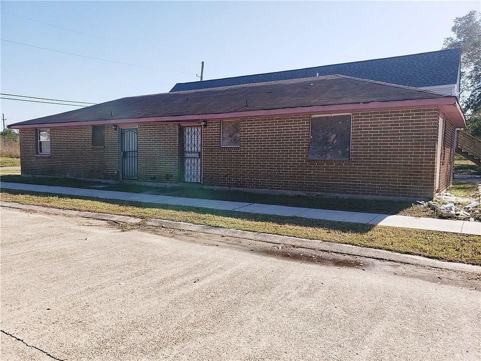 2nd image of 2346 Charbonnet St
