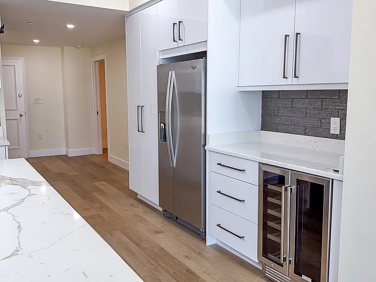 1 Beach Dr SE #2512 — Photo 9
