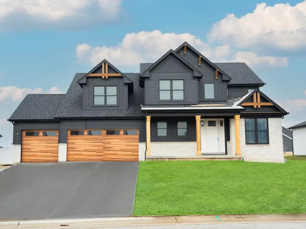 10000 White Jasmine Dr, Saint John, IN 46373