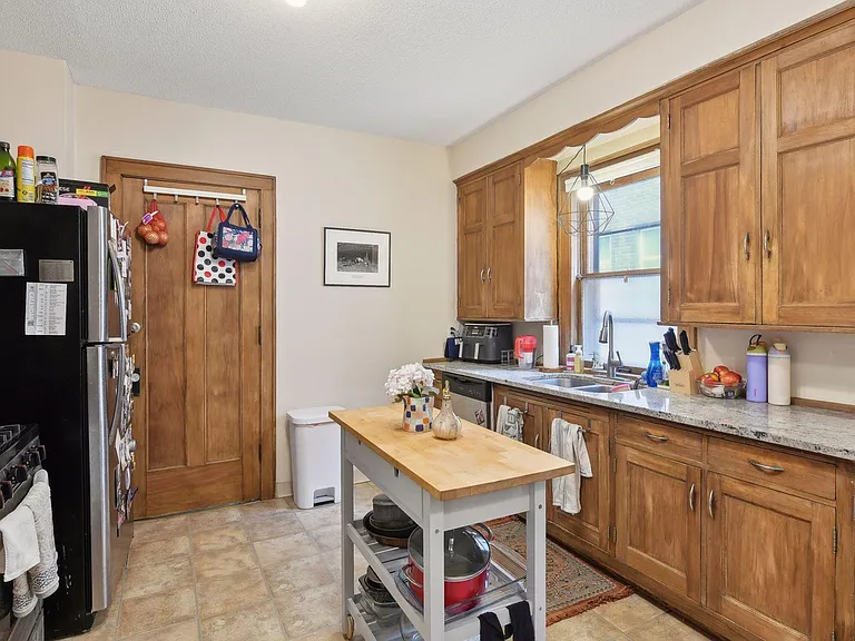 1936 Fremont Ave S #1 — Photo 9