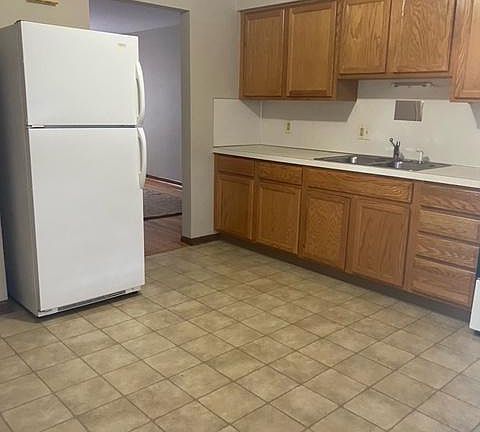 4th image of 709 Maple Ave APT 21