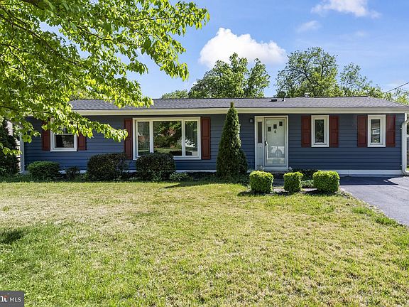 3rd image of 8005 Woodholme Cir