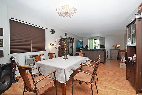 Sold by United National Realty Group | media 11