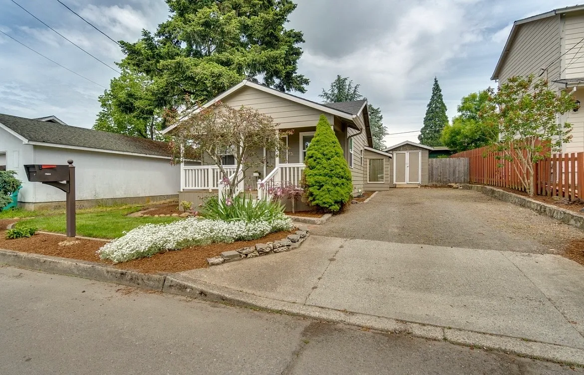 2 bed, 620 sqft, $2,100 — Photo 3