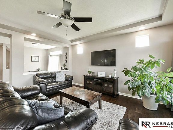 4th image of 4610 Helwig Ave