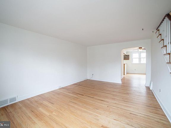 3rd image of 1112 Brookwood Ln
