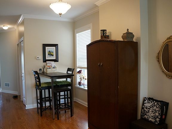 2nd image of 1510 W Superior St #3