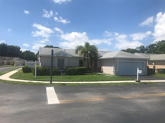 2nd image of 4041 SW 72nd Dr