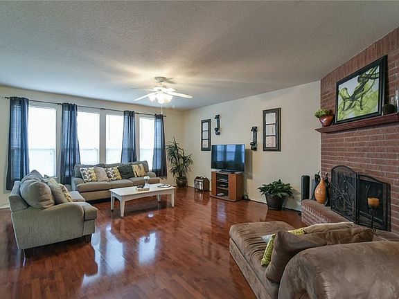 2nd image of 9205 Water Oak Dr