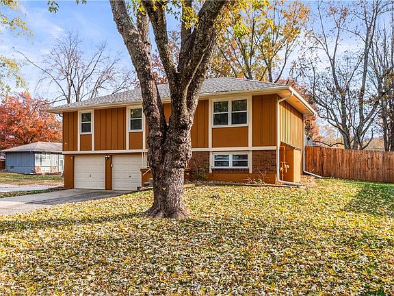 2nd image of 2608 SW Shamrock Dr