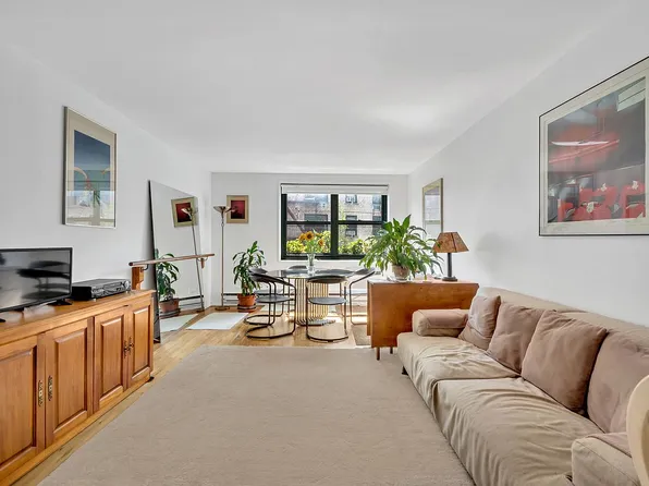 668 Washington St APT 4A, New York, NY 10014