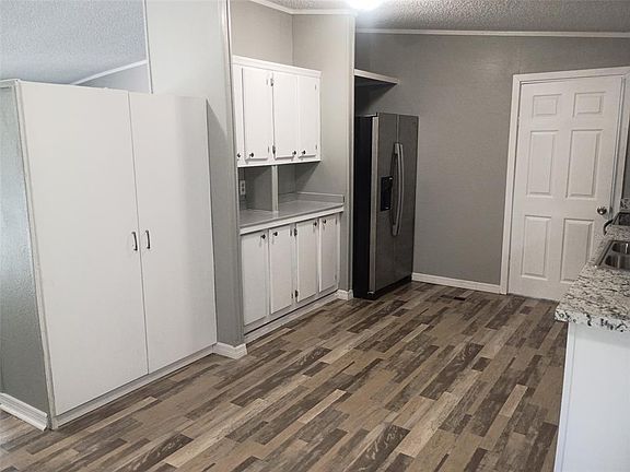 2nd image of 861 SADDLEWOOD BOULEVARD