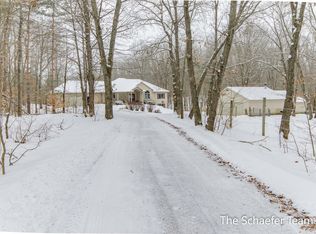3425 Gulliford Dr SE, Lowell, MI 49331