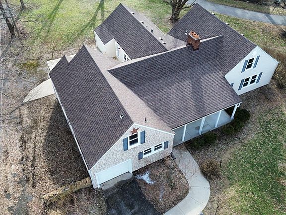 5th image of 523 Pleasant Dr W