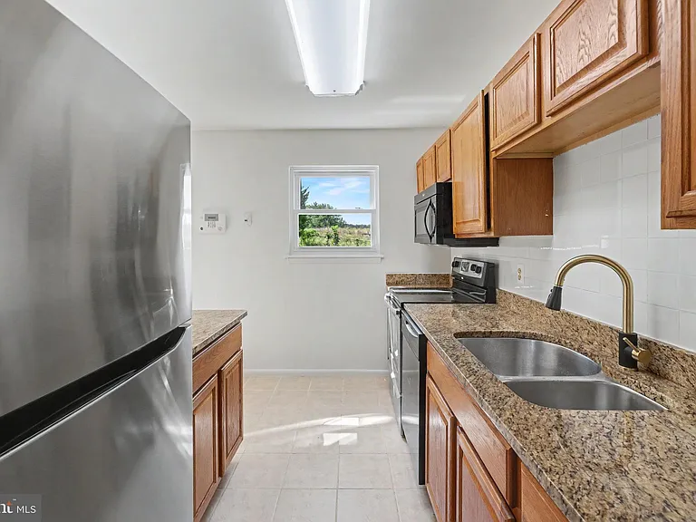 14356 Shaw Ct — Photo 5